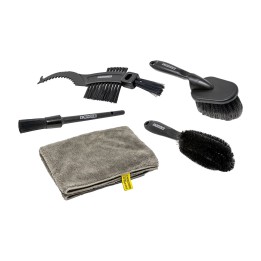 cleaning set with bag, four brushes and a cloth
