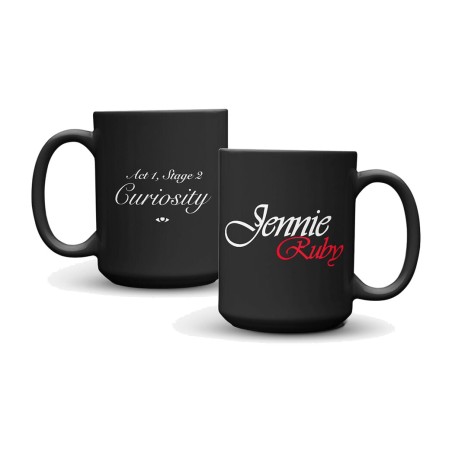 caneca com design jennie ruby 350 ml