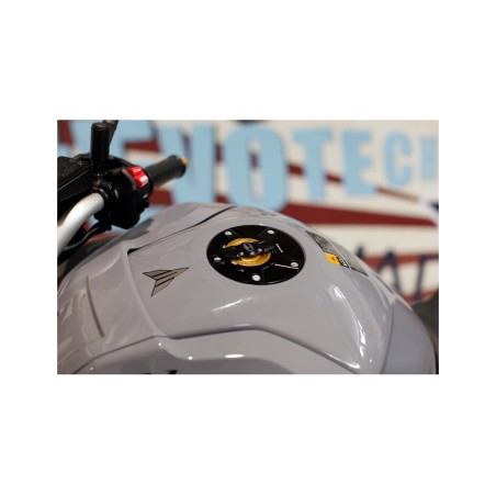 1/4 turn gasoline quick bolts