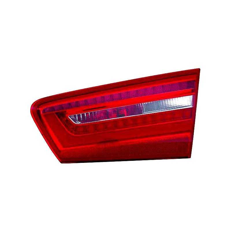 Interior right rear light