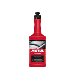 Renewing and moisturizing leather upholstery cleaner for car seats