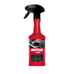 Car window cleaning spray