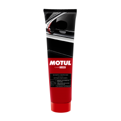 Cream to remove fine scratches on painted or varnished surfaces
