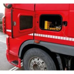 LAMPA Approved thermoplastic chock for folding wheels LAM97864