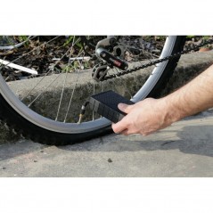 LAMPA portable compressor with flashlight LED LAM72149