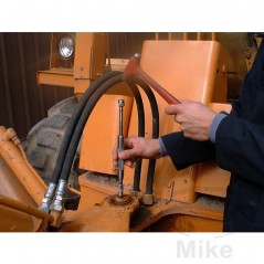 Impact cleaning press for grease fittings 648.00.09