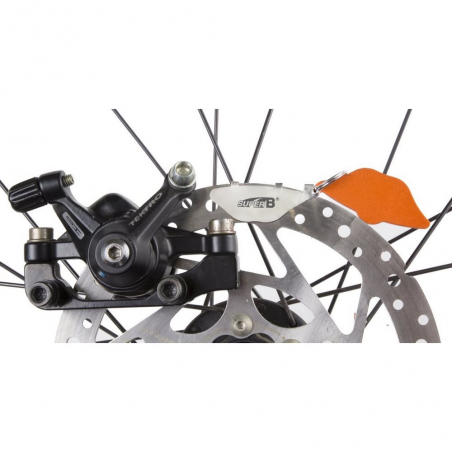 Brake caliper aligner 