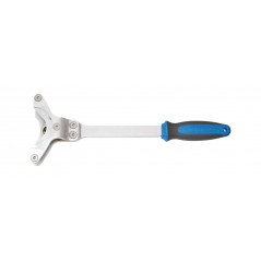 Screwdriver for a threaded bushing