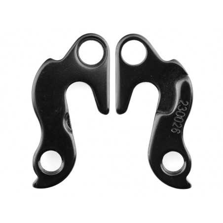 Derailleur hanger 