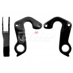 Derailleur hanger 