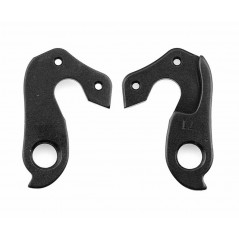 Derailleur hanger 