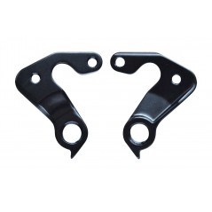 Derailleur hanger 
