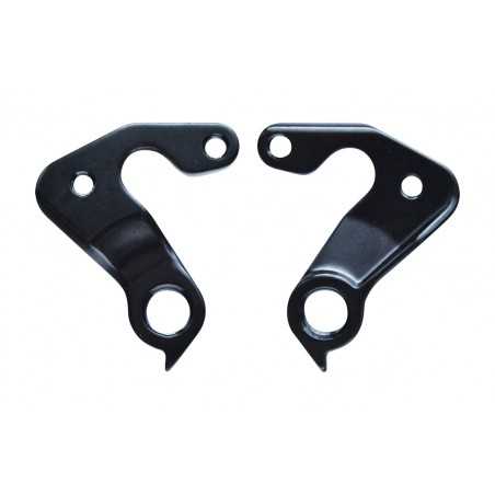 Derailleur hanger 