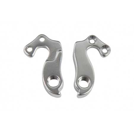 Derailleur hanger