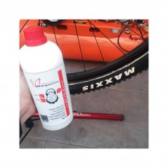 EFFETTO MARIPOSA Bicycle puncture sealing liquid CAFFÉLATEX 250ML 7640164680088