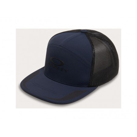 trucker-style kasket med buet skygge. podium trucker