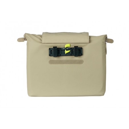 BASIL Bicycle bag with hooks, waterproof polyester MANHATTAN 12L (38X12X30 CM) COMMUTER HOOK-ON 725854