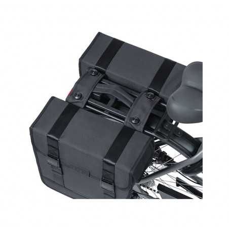 BASIL Waterproof rear bicycle panniers with reflective polyester system TOUR 28L (13X29X28 CM) MIK 2.0 727044