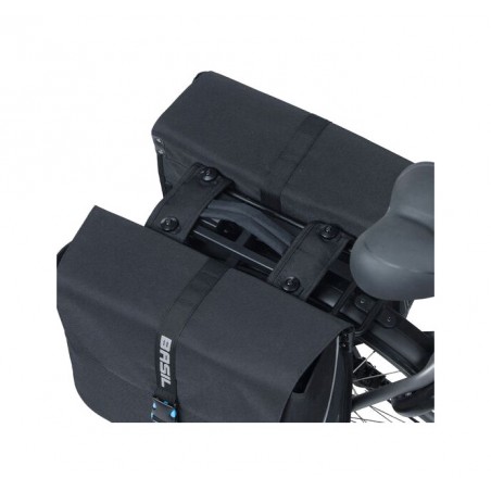 BASIL Alforjas traseras para bicicleta con sistema poliester reflectante FORTE 35L (15X38X30 CM) MIK 2.0 727048