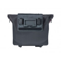 BASIL Bolsa de poliéster para manillar bicicleta ciudad con placa y ganchos 8-11L (19X30X26 CM) MIK KF 727054