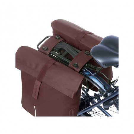 BASIL Waterproof polyurethane rear panniers for city bikes with plate 28-32L (12X30X33 CM) MIK 2.0 727055