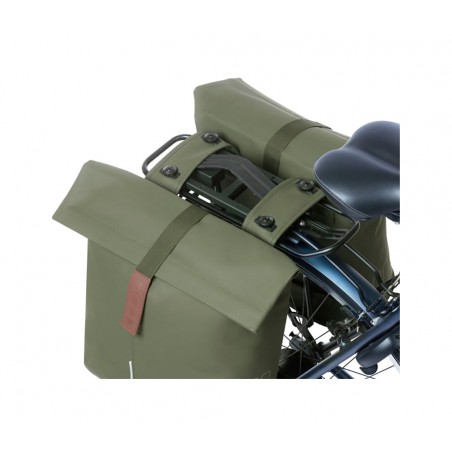 BASIL Waterproof polyurethane rear panniers for city bikes with plate 28-32L (12X30X33 CM) MIK 2.0 727057