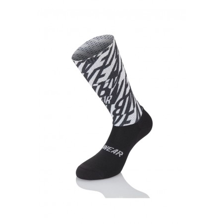 MB WEAR Signature Aerodynamic Cycling Socks AERO DRY H20 727893VAR