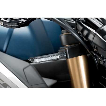 Set of front intermittent fixing brackets