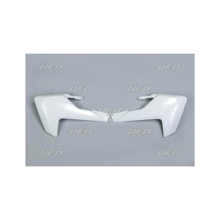 RADIATOR SIDE PLASTICS