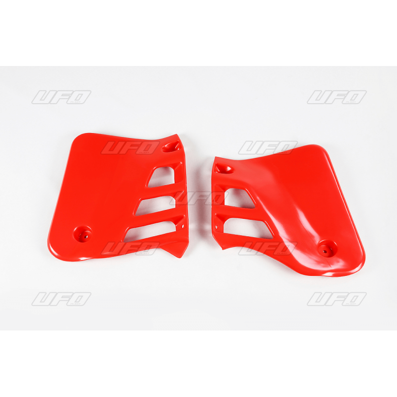 RADIATOR SIDE PLASTICS
