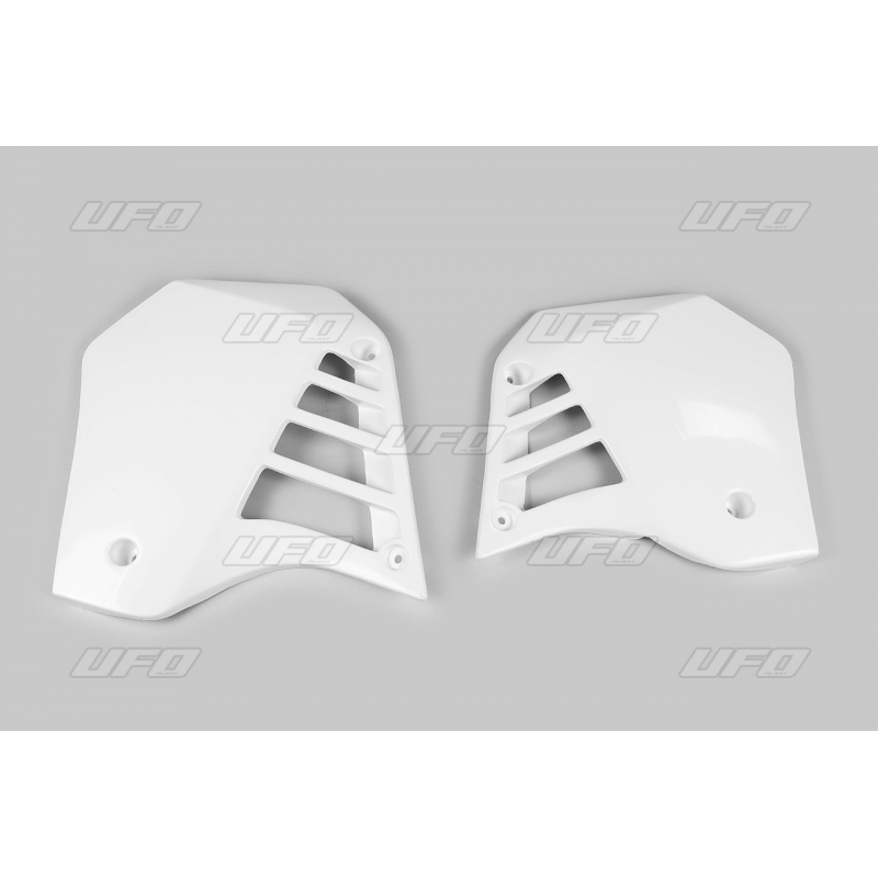 RADIATOR SIDE PLASTICS