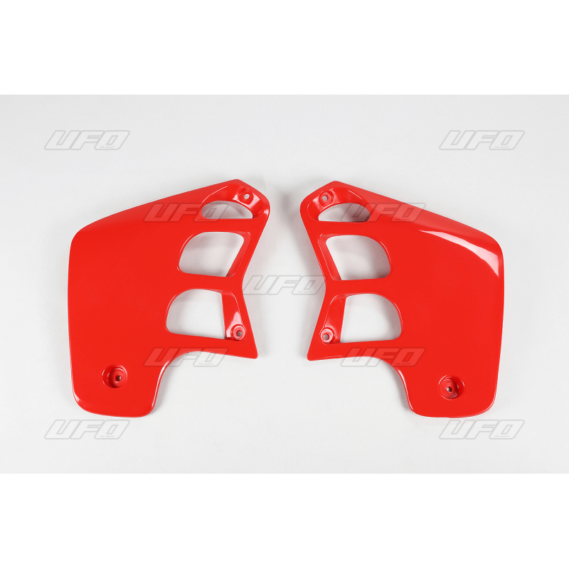 RADIATOR SIDE PLASTICS