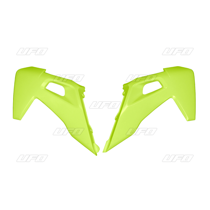 RADIATOR SIDE PLASTICS