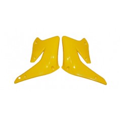 Radiator side plastics SU03933