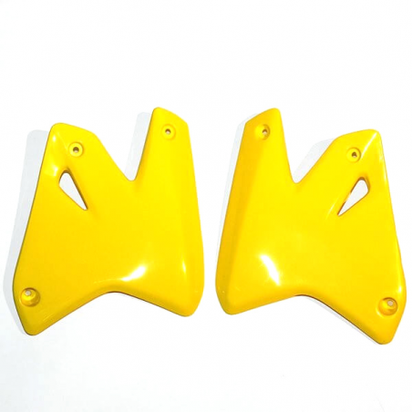 Radiator side plastics SU03978-102