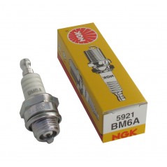NGK Bujía BM6A para mayor potencia y rendimiento del motor