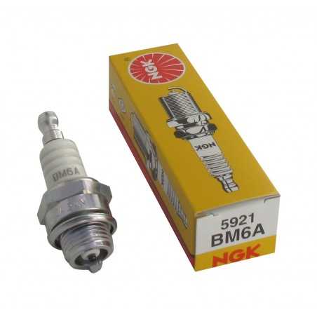 NGK Bujía BM6A para mayor potencia y rendimiento del motor