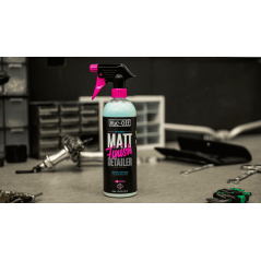 Protective spray and surface cleaner MATT FINISH DETAILER 250 ML