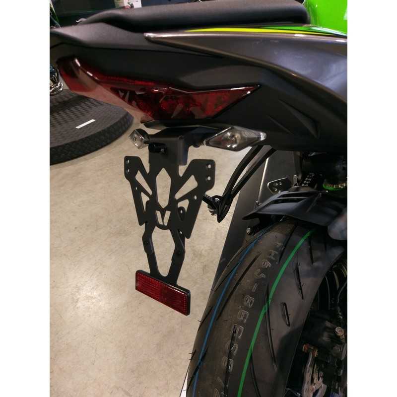 V PARTS NUMBER PLATE BRACKET PLATE HOLDER 6200001801