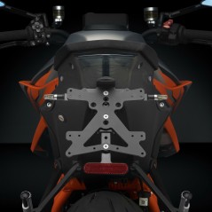RIZOMA Kit portamatricula FOX PT692