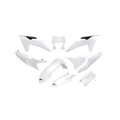 UFO KIT DE PLASTICA COMPLETO 1128044003