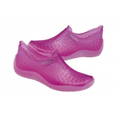 Slip-resistant water shoes