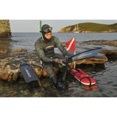 CRESSI Boya de buceo SPYDER con capacidad para 3 fusiles y compartimentos portaobjetos BTA 611900